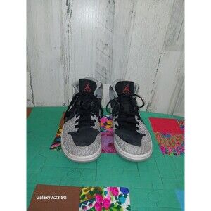 Size 8.5 - Jordan 1 Mid SE Elephant Toe